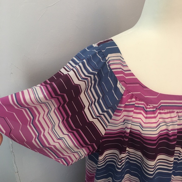 Daisy Fuentes Size 2x Flowy top. - Picture 3 of 5